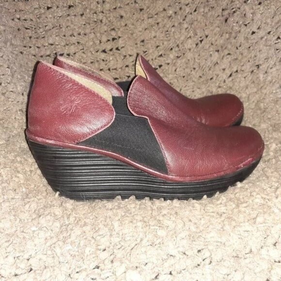 Fly London Yua P500578003 Women's Red Leather/Elastic Platform Wedge Pump - Picture 2 of 7